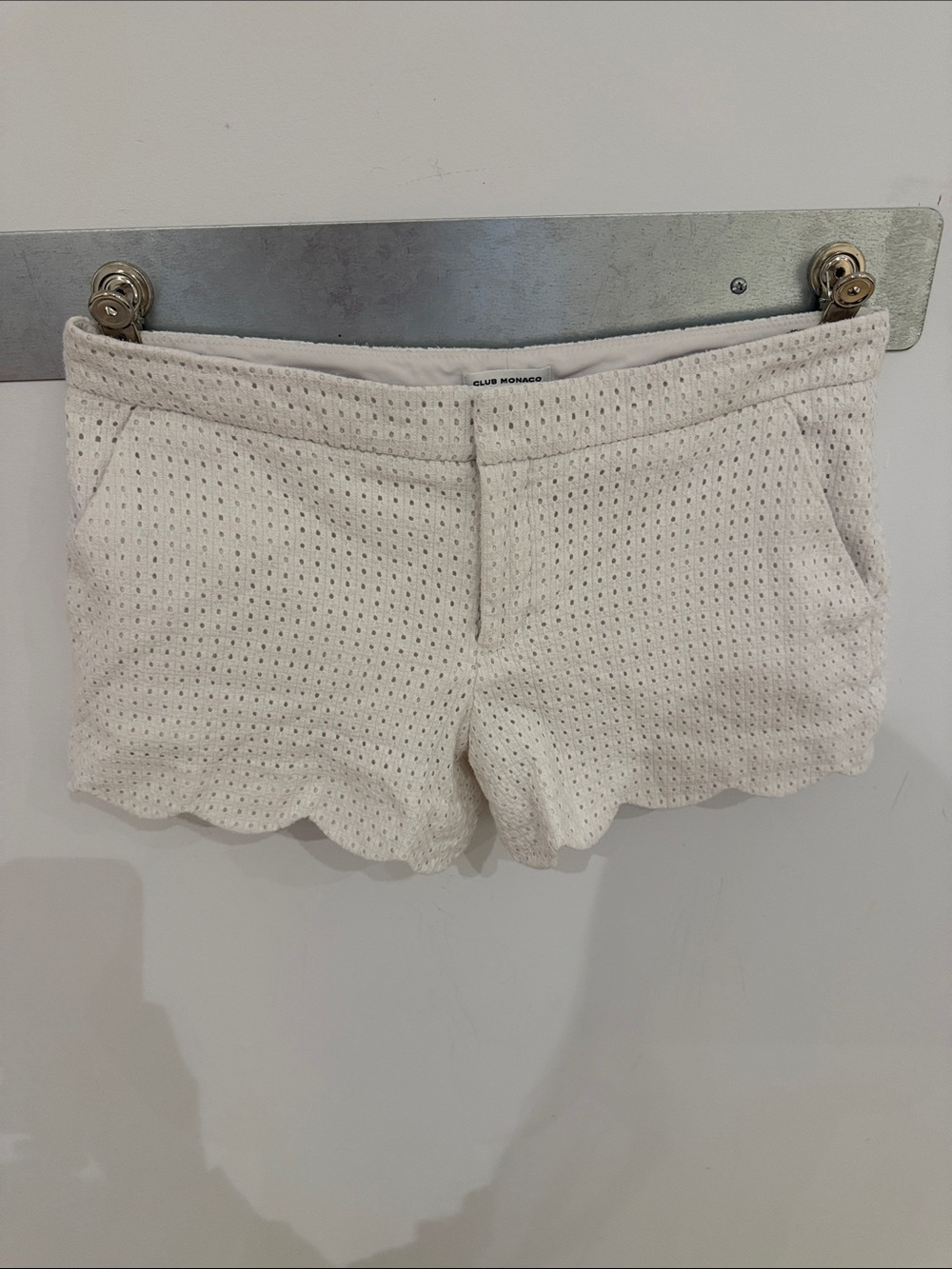 Club Monaco White Eyelet Scallop-Hem Shorts - Women’s size 6